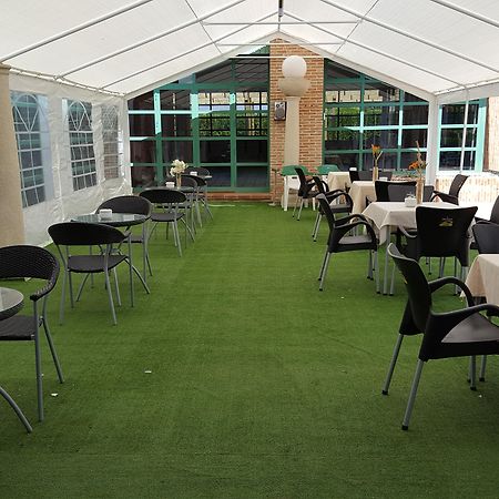 Hotel Almagro Bagian luar foto