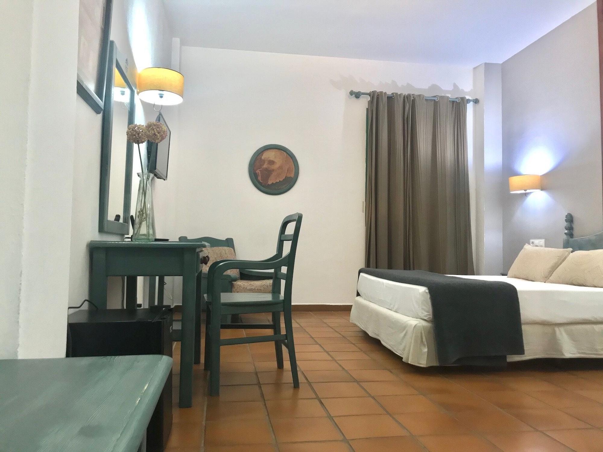 Hotel Almagro Bagian luar foto