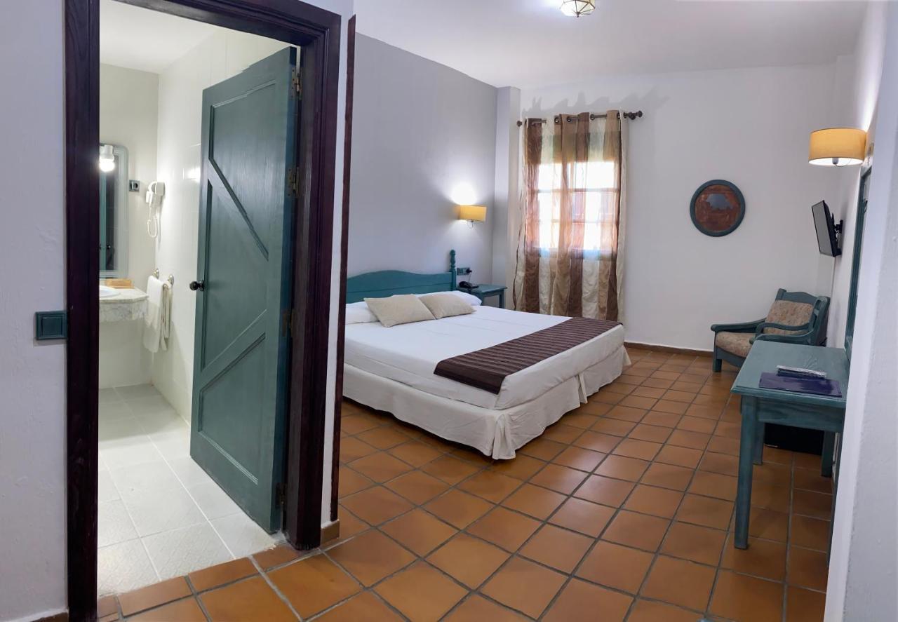 Hotel Almagro Bagian luar foto