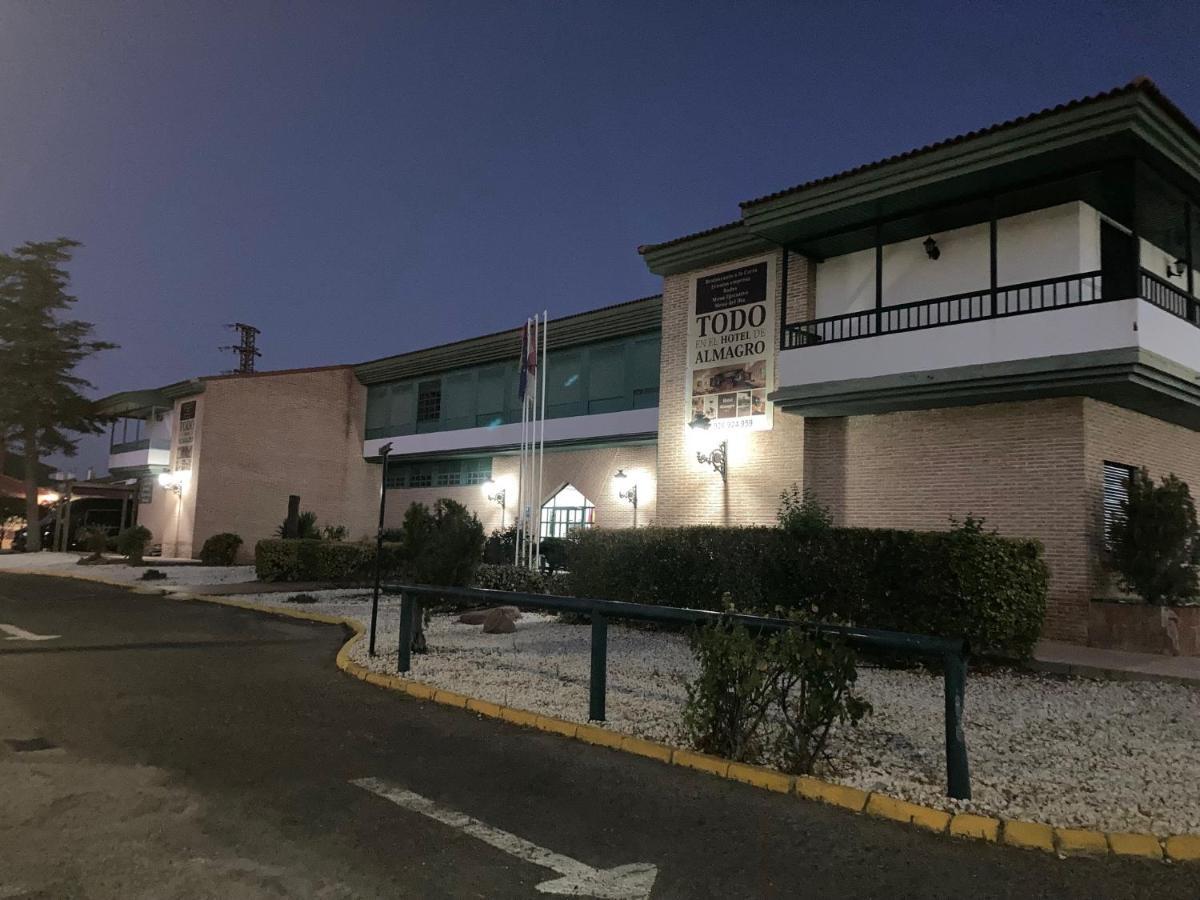 Hotel Almagro Bagian luar foto