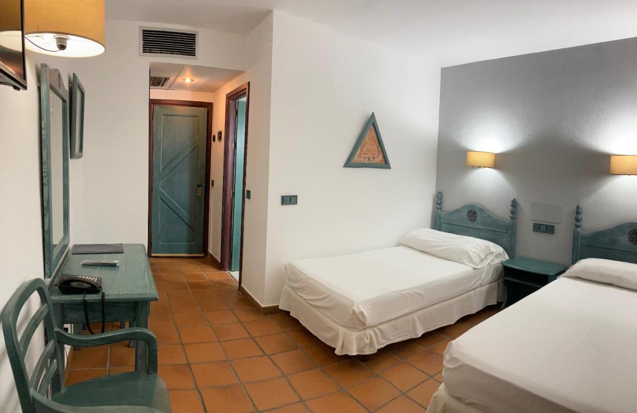 Hotel Almagro Bagian luar foto