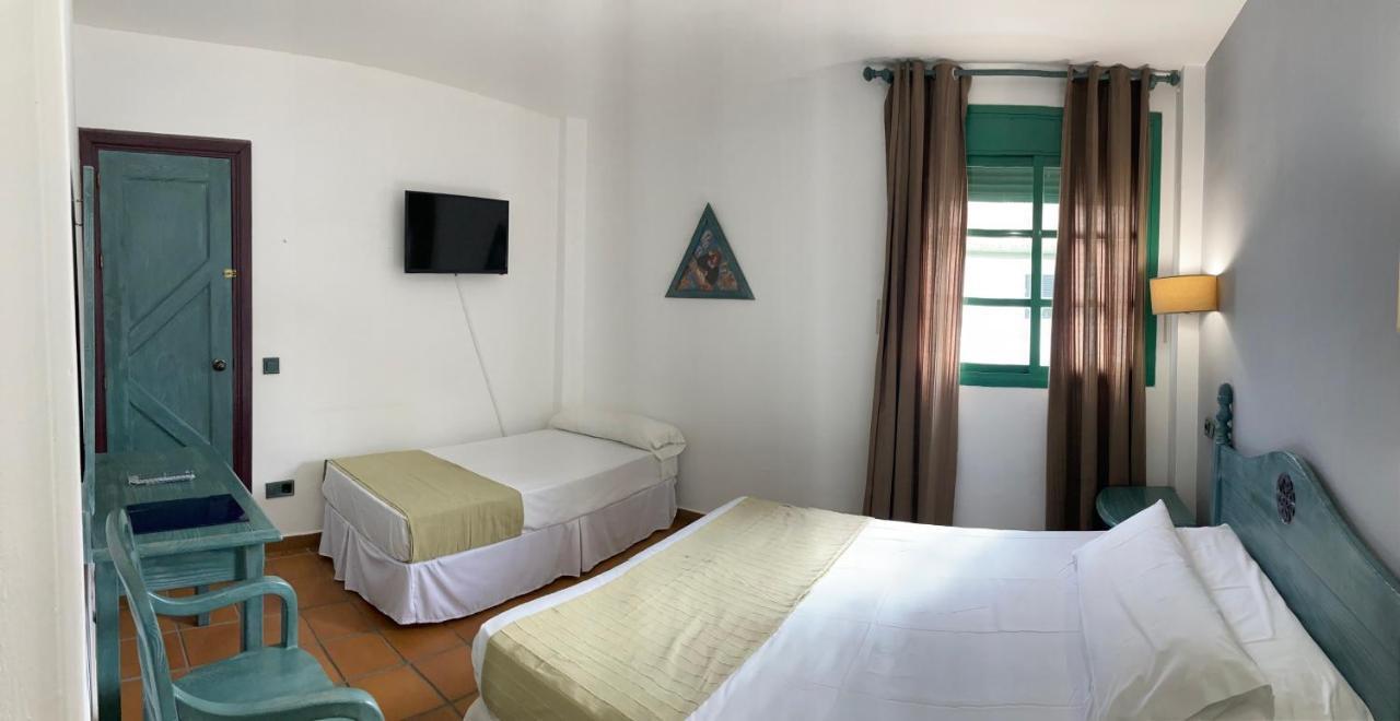 Hotel Almagro Bagian luar foto